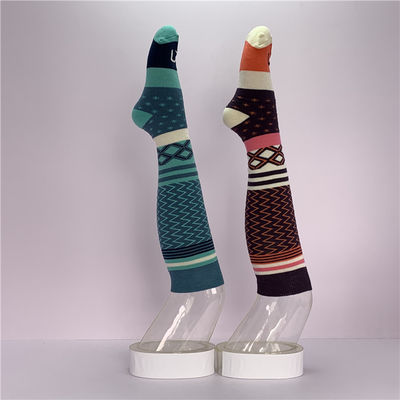 Impression de motifs Femmes Laine Skiing genou chaud Longues chaussettes de sport tricotées chaussettes de sport épaisses