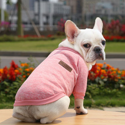 Vêtements de chiot tricotés Matériau en polyester à motifs solides pour votre compagnon à quatre pattes
