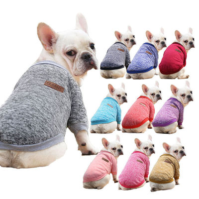 Vêtements de chiot tricotés Matériau en polyester à motifs solides pour votre compagnon à quatre pattes