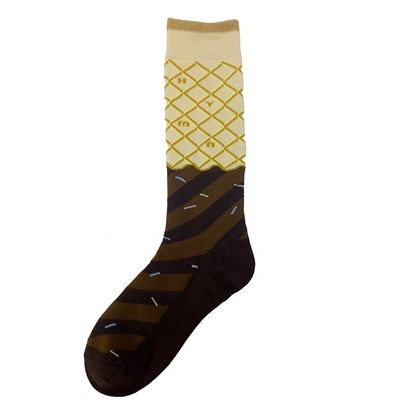 Des chaussettes sur mesure pour femmes, des chaussettes tricotées, des chaussettes chaudes, douces et confortables.