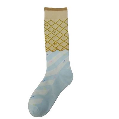 Des chaussettes sur mesure pour femmes, des chaussettes tricotées, des chaussettes chaudes, douces et confortables.