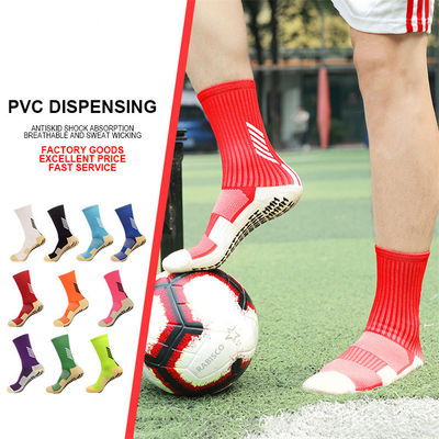 Des chaussettes de sport adaptées pour le football antidérapantes et résistantes aux chocs