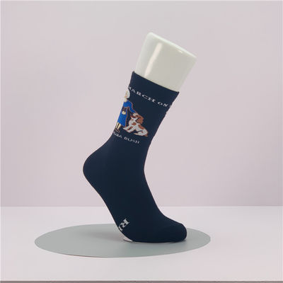 Des chaussettes de sport pour équipage de mode pour femmes en coton sur mesure des chaussettes de style régulier des chaussettes de jour pour les ventes B2B