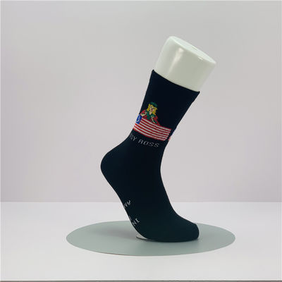 Des chaussettes de sport pour équipage de mode pour femmes en coton sur mesure des chaussettes de style régulier des chaussettes de jour pour les ventes B2B