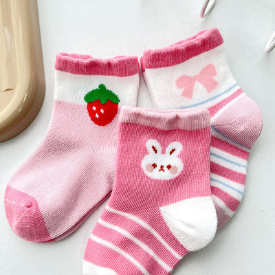 Des chaussettes pour enfants douces et chaudes Des chaussettes de printemps avec une impression mignonne en coton personnalisé