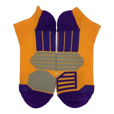 Des chaussettes de sport à cheville unisexe de style régulier avec un design antidérapant et une technologie de séchage rapide