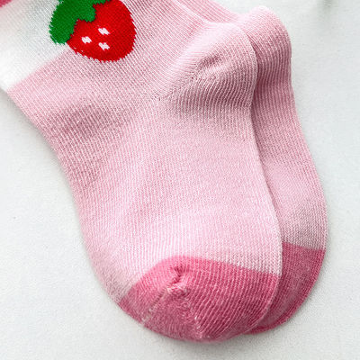 Des chaussettes pour enfants douces et chaudes Des chaussettes de printemps avec une impression mignonne en coton personnalisé