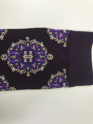 Des chaussettes de design de logo personnalisé pour hommes et femmes 7 jours de support Temps de livraison de l'ordre d'échantillon