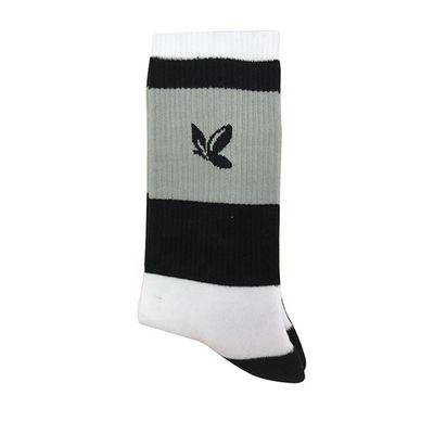 Des chaussettes de yoga sportives en coton peigné pour le yoga