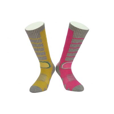 Des chaussettes de sport professionnelles de course à pied avec performance de dessin animé