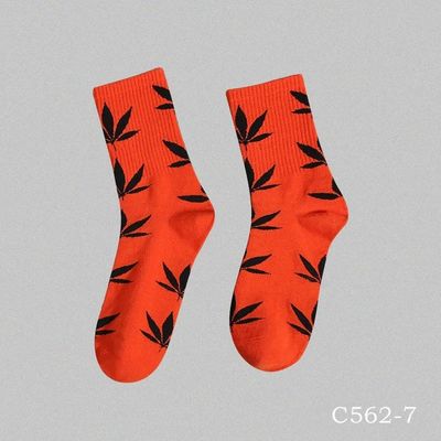 Des chaussettes simples à motifs de feuilles de coton Spandex chaussettes décontractées pour femmes et hommes 36-39 Taille femme