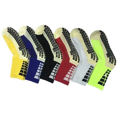 Des chaussettes de football antidérapantes, chaudes et absorbant la sueur, avec un motif imprimé et un matériau respirant