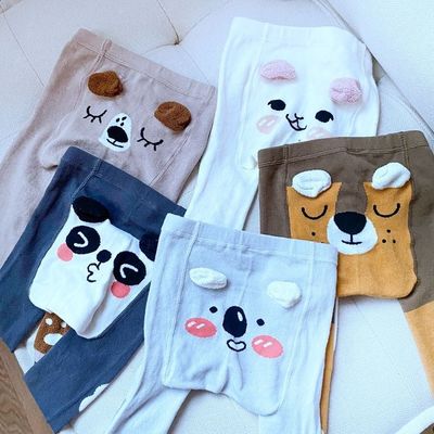 Des collants pour bébés en coton confortable et respirant avec un motif d'animal adorable