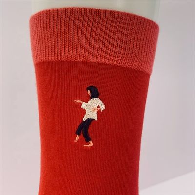 Chaussettes blanches d'hiver pour femmes tricotées avec 70% de coton peigné et épaisseur standard