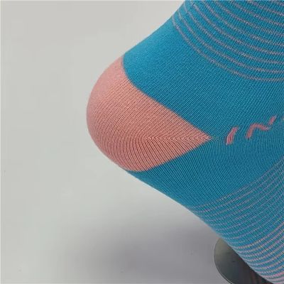 Coloriage sur mesure chaussettes pour hommes Position du logo Autres 80% coton peigné 17% polyamide 3% spandex