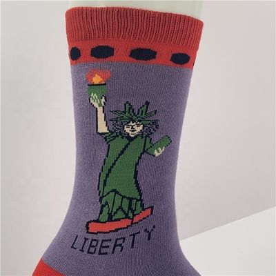 Des chaussettes d'hiver féminines de style régulier Des chaussettes d'impression standard en tricot chaud et respirant