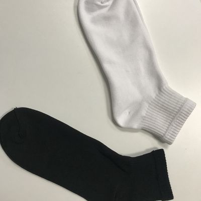 Des chaussettes plates pour hommes et femmes avec logo personnalisé