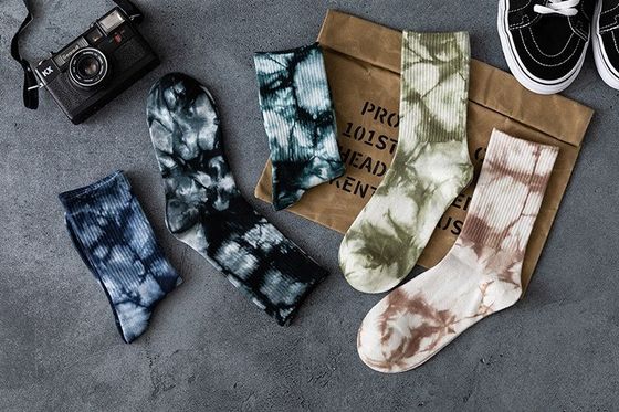 Été 2023 Technologie de teinture de cravate personnalisée chaussettes courantes pour UNISEX taille 37-44