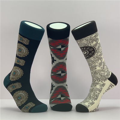 Des chaussettes personnalisées de dessins animés de l'élite drôles imprimées en pleine imprimée chaussettes à chevilles hautes quantité 50000