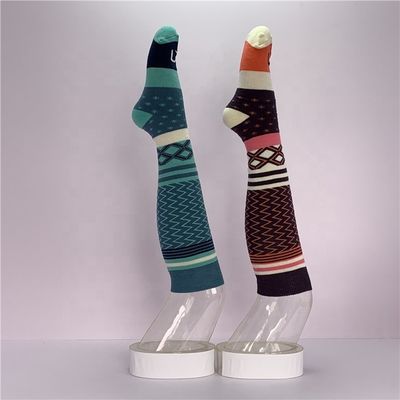 Méthodes d'impression Autres chaussettes en laine pour femmes tricotées chaussettes de sport de concepteur sur mesure haute genou