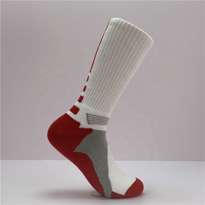 Des chaussettes de sport à genoux longs pour adultes et jeunes