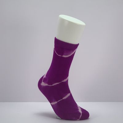 Impression modèle chaussettes de beauté tricotées en cachemire sans détection d'aiguille chaussettes d'hiver Jacquard pour femmes