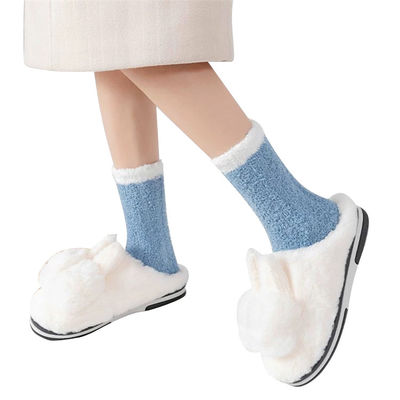 Chaussettes chaudes d'hiver douces avec motif d'impression chaussettes en polyester épaisses et confortables