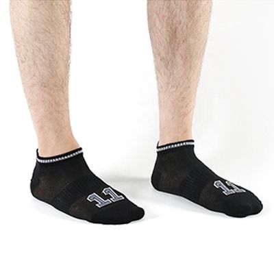 Logo personnalisé chaussettes de cheville sportive pour hommes en coton fin blanc noir pour l'été