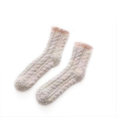 Méthode de tissage à tricoté chaussettes de laine de corail antidérapantes confortables pour le sol multicolore