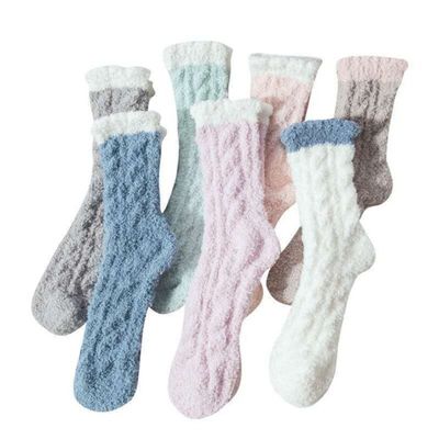 Méthode de tissage à tricoté chaussettes de laine de corail antidérapantes confortables pour le sol multicolore