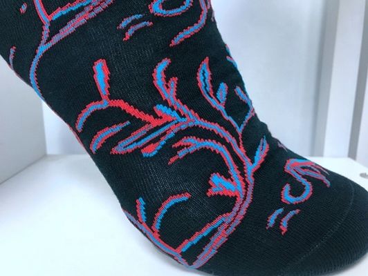 Longues chaussettes pour hommes en spandex à 5% et avec un design coloré