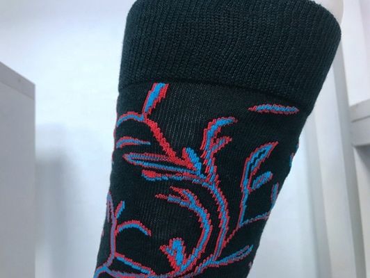 Longues chaussettes pour hommes en spandex à 5% et avec un design coloré