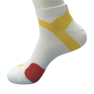 Des chaussettes de beauté antidérapantes des chaussettes de sport de course avec compression et 3% de tissu élastique