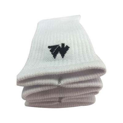 Des chaussettes de sport pour enfants en coton de taille moyenne, épaisse, durable, antidérapantes