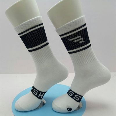 Printemps 2024 Tendance modèle géométrique en coton pur chaussettes pour hommes pour la course et le sport