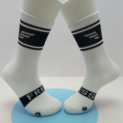 Des chaussettes de sport en coton bas pour épaisseur personnalisée et standard