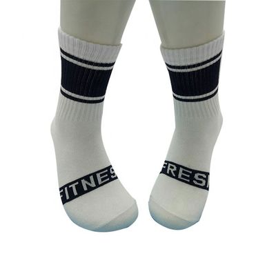 Des chaussettes de sport en coton bas pour épaisseur personnalisée et standard