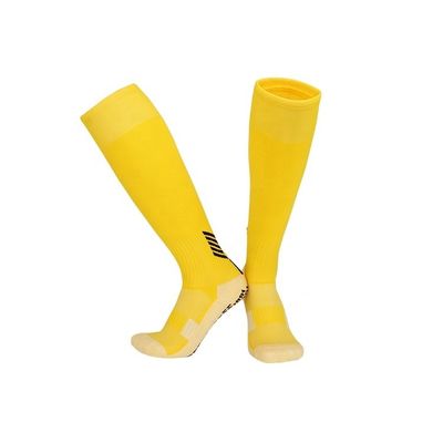 Des chaussettes de sport pour hommes dans des styles variés populaires