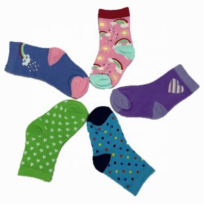 Des chaussettes écologiques pour garçons Des chaussettes en coton durables pour enfants sans imprimerie