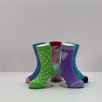 Des chaussettes écologiques pour garçons Des chaussettes en coton durables pour enfants sans imprimerie