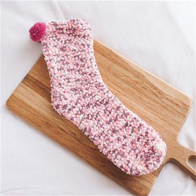 Chaussettes de beauté antidérapantes Sommeil d'hiver chaud moelleux laine de corail couleur point de balle pour les femmes