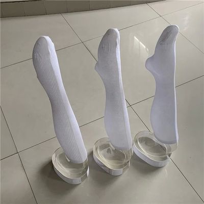 Cols chauds chauds sur les genoux pour les femmes en haute cheville blanche