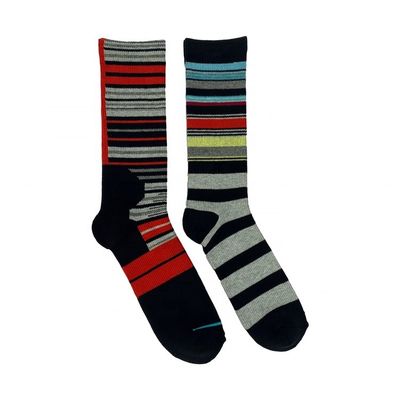 Fonction antibactérienne Chaussettes de beauté rouges Chaussettes de sport en coton rayé pour hommes et femmes