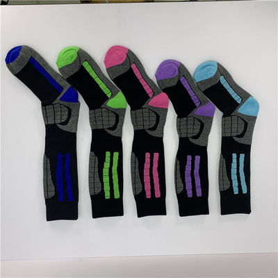 50000 quantité Designer respirant Jacquard tricoté chaussettes coussinées sur mesure pour hommes