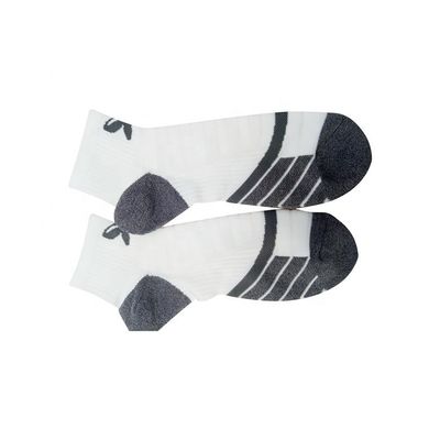 Des chaussettes à chevilles épaisses pour des mouvements confortables