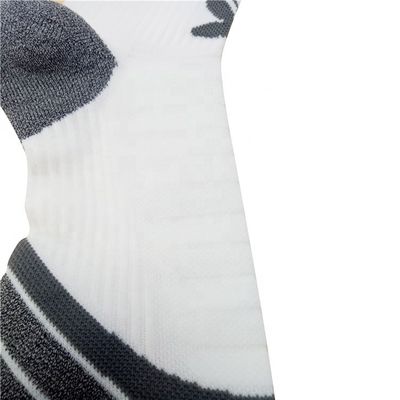 Des chaussettes à chevilles épaisses pour des mouvements confortables