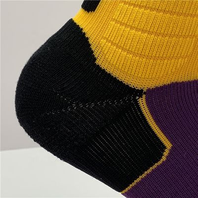 50000 chaussettes de sport en coton unisexe chaussettes de course à la poignée personnalisées pour le printemps