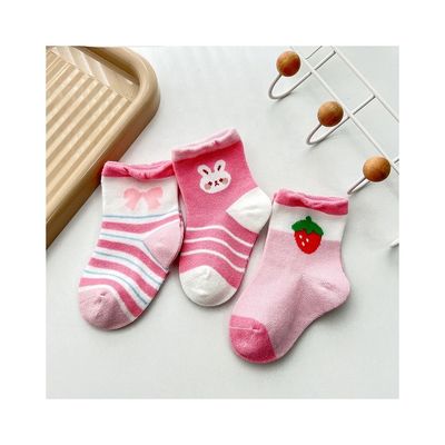 Des chaussettes en tricot rose antidérapantes respirantes printanières mignonnes pour enfants Épaisseur standard