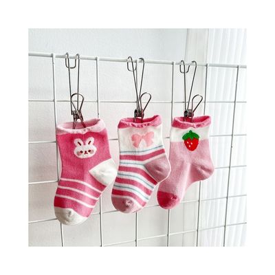 Des chaussettes en tricot rose antidérapantes respirantes printanières mignonnes pour enfants Épaisseur standard