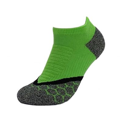 Des chaussettes vertes à chevilles hautes sur mesure pour le coton doux séché rapidement et une fonction antidérapante